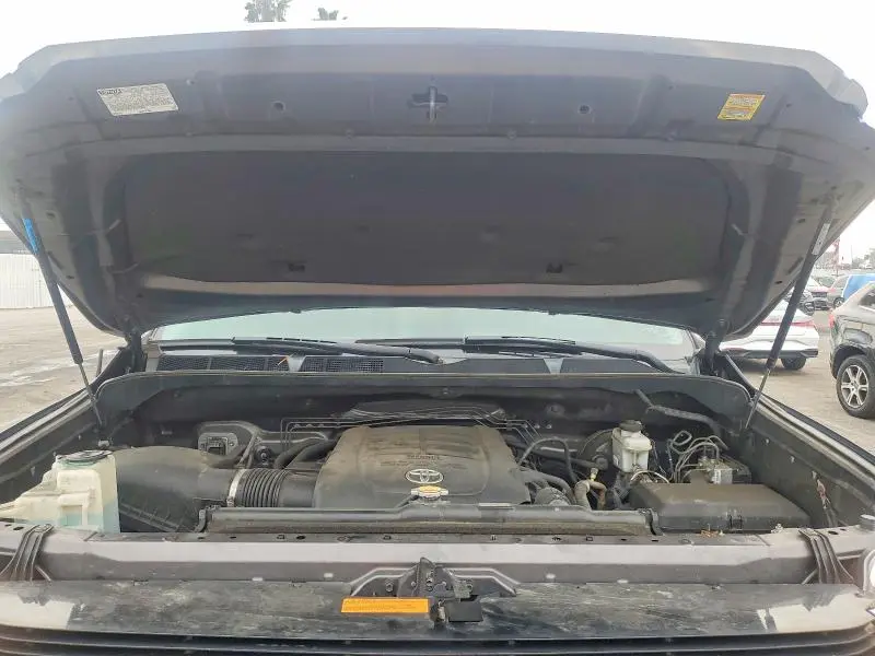 2016 TOYOTA TUNDRA CREWMAX SR5  