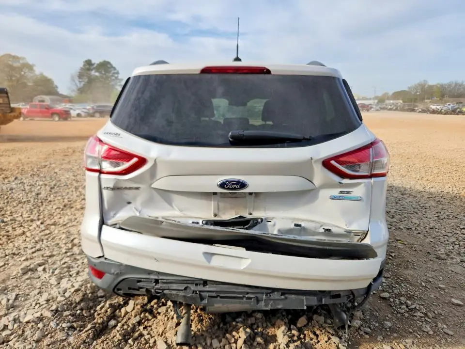2016 FORD ESCAPE SE  