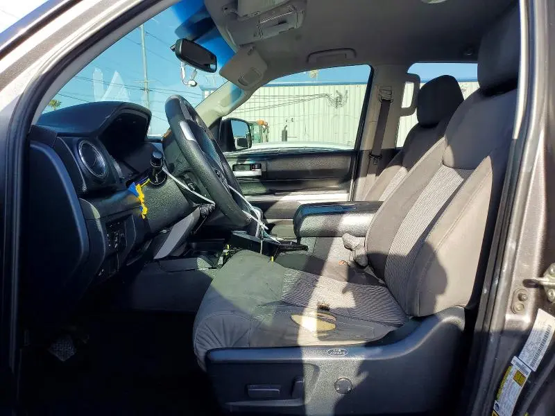2016 TOYOTA TUNDRA SR5  