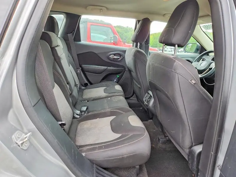 2015 JEEP CHEROKEE SPORT  