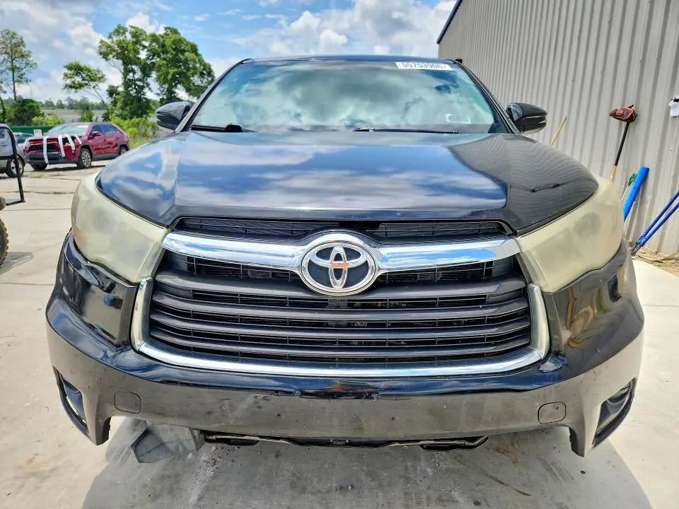 2015 TOYOTA HIGHLANDER LE  