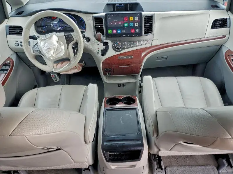 2014 TOYOTA SIENNA XLE  