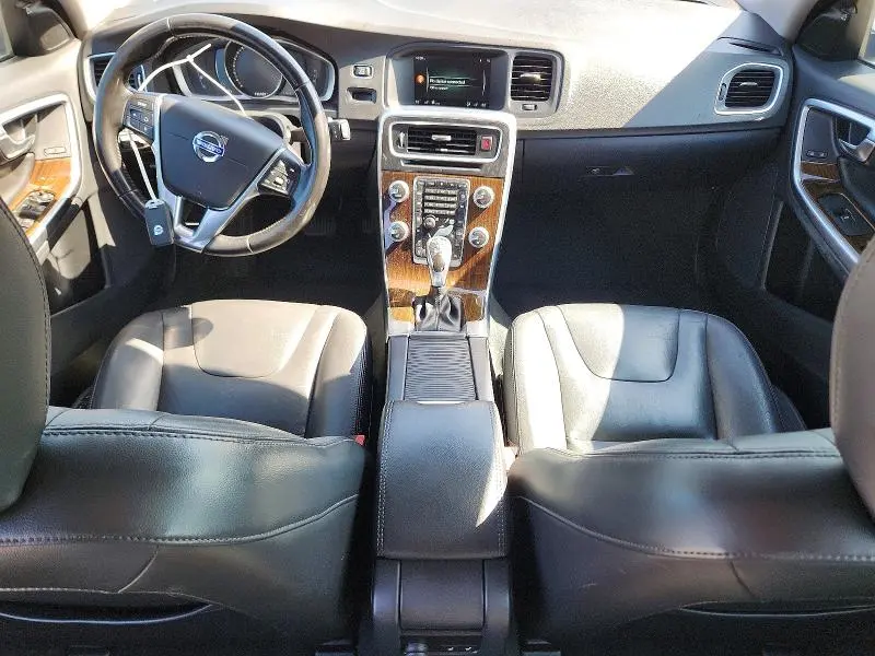 2017 VOLVO V60 T5 PREMIER  