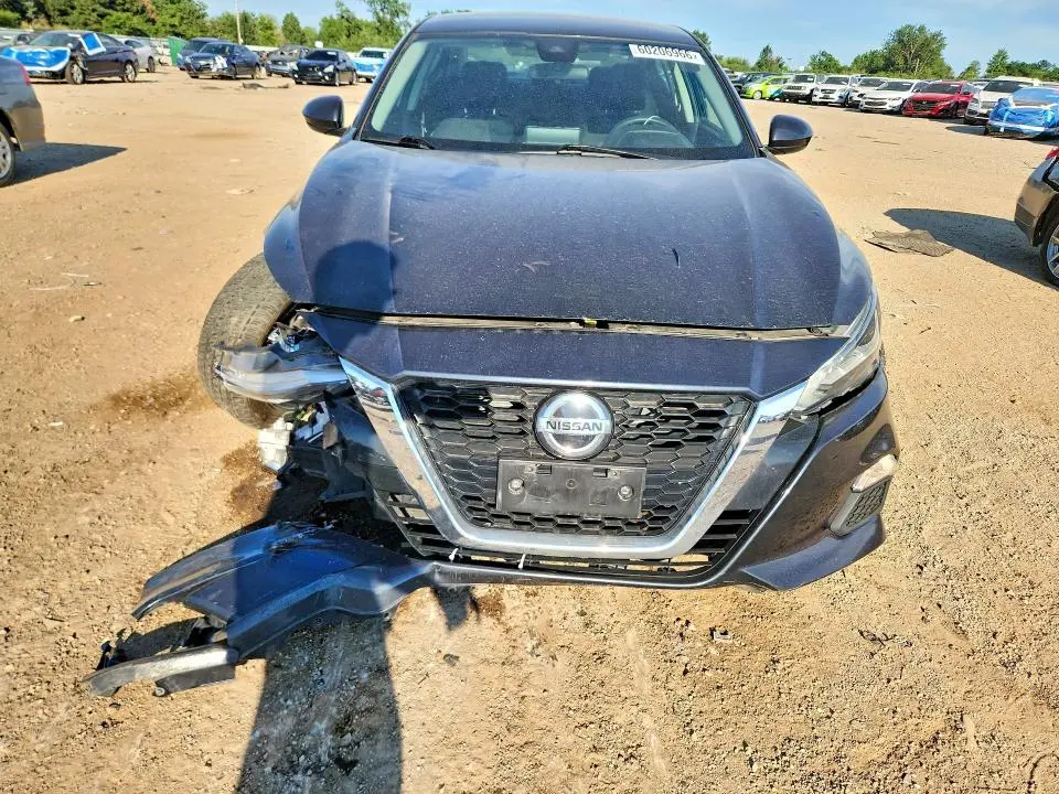 2021 NISSAN ALTIMA SV  