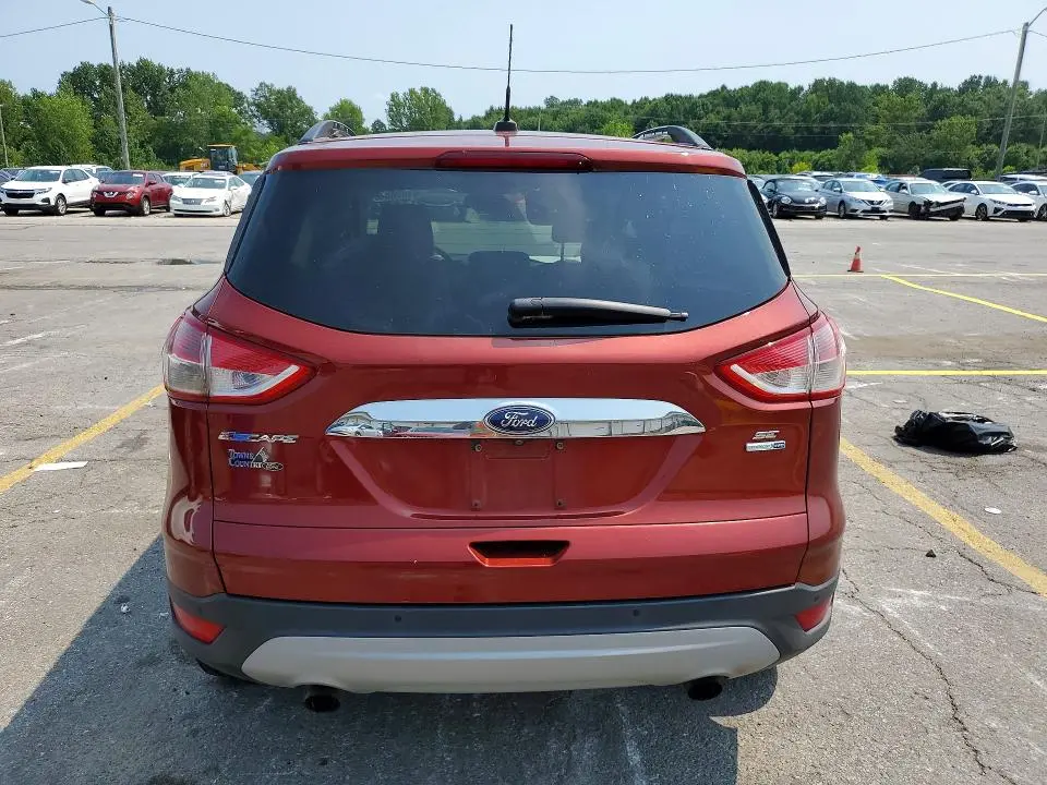2015 FORD ESCAPE SE  