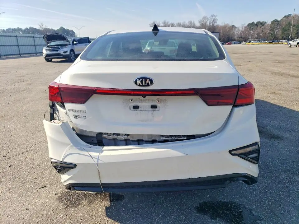 2021 KIA FORTE LXS  