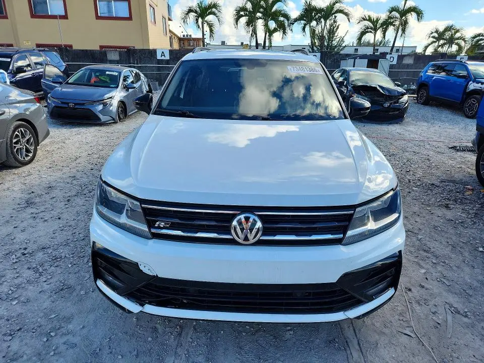 2021 VOLKSWAGEN TIGUAN SE  