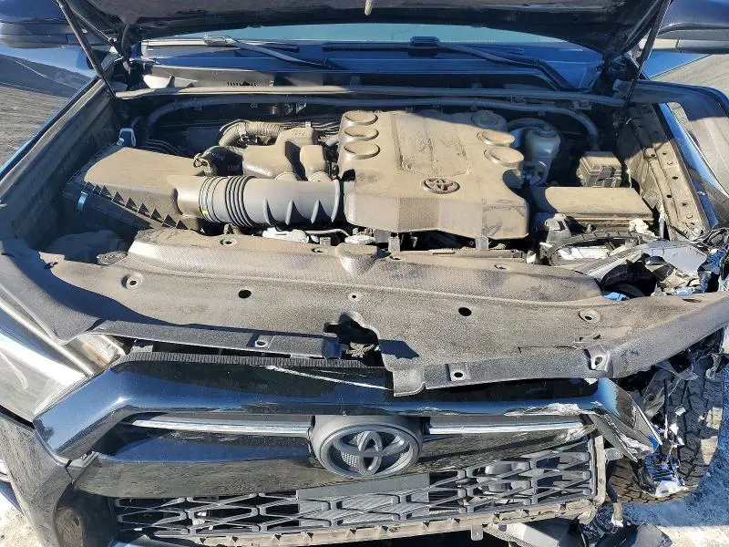 2022 TOYOTA 4RUNNER SR5  