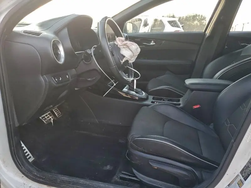 2024 KIA FORTE GT LINE  