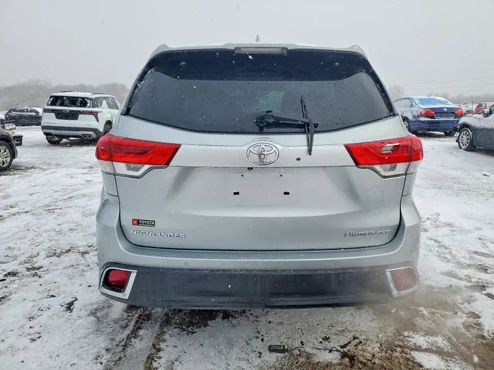 2018 TOYOTA HIGHLANDER LIMITED  