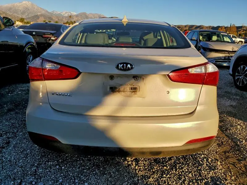 2015 KIA FORTE LX  