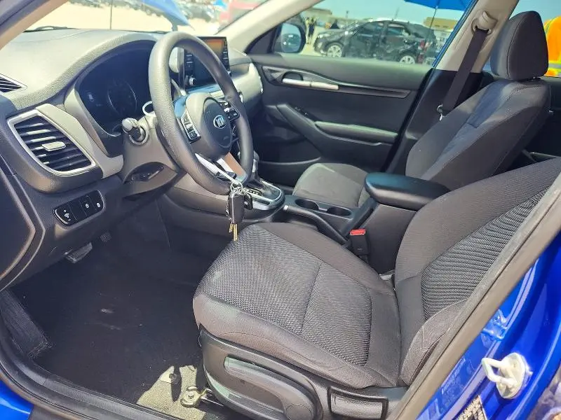 2021 KIA SELTOS LX  