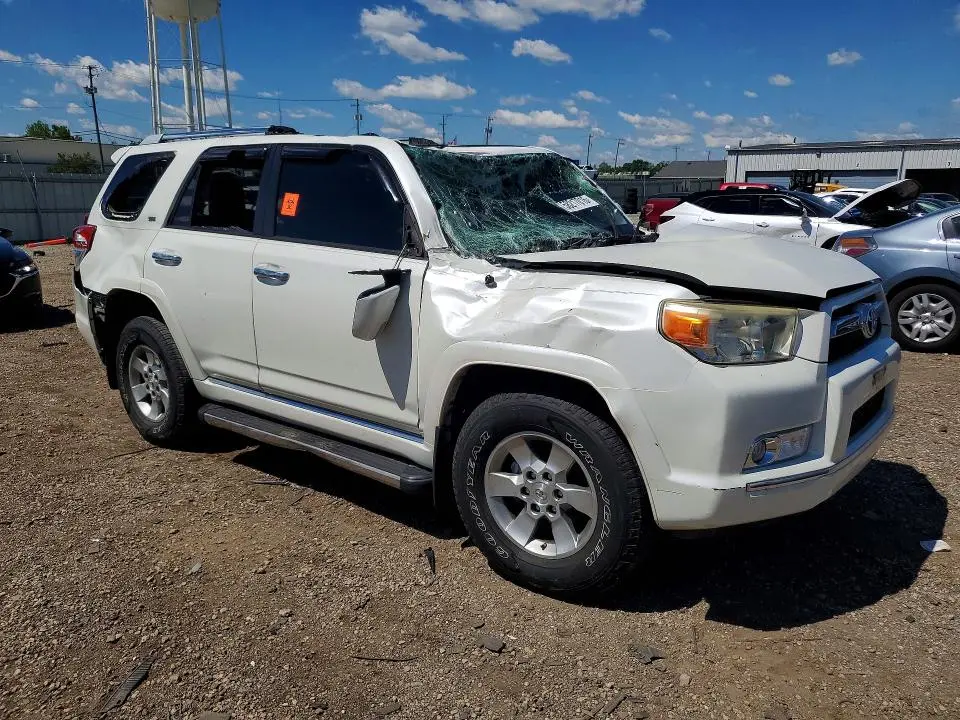 2011 TOYOTA 4RUNNER SR5  