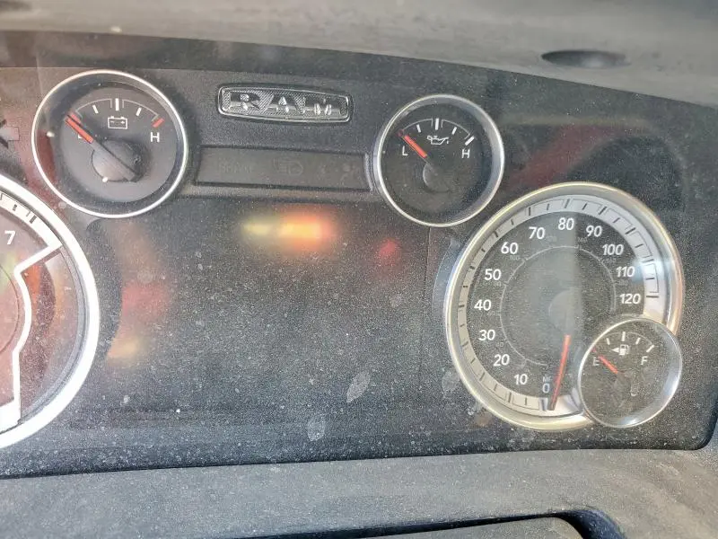 2016 RAM 1500 SLT  