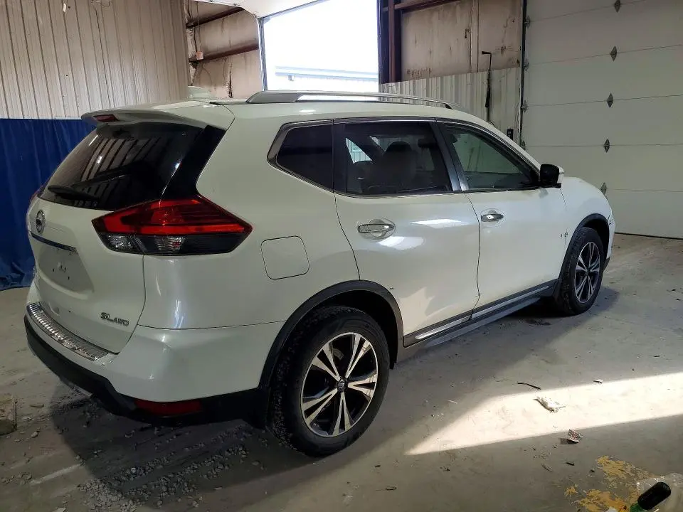 2017 NISSAN ROGUE SL  