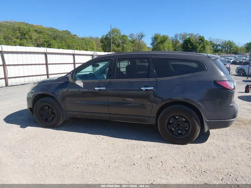 2015 CHEVROLET TRAVERSE LS