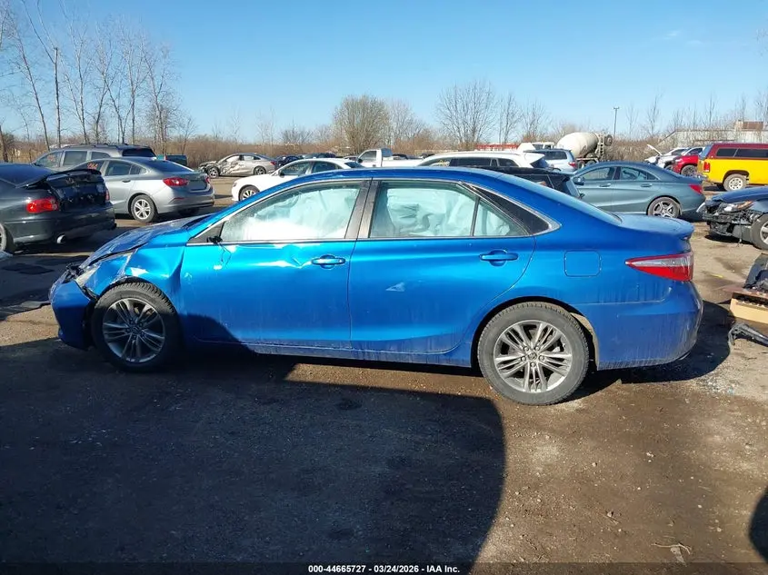 2017 TOYOTA CAMRY SE
