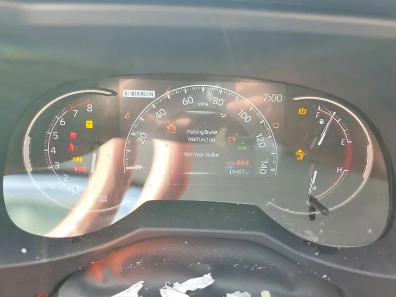 2025 TOYOTA RAV4 XLE  