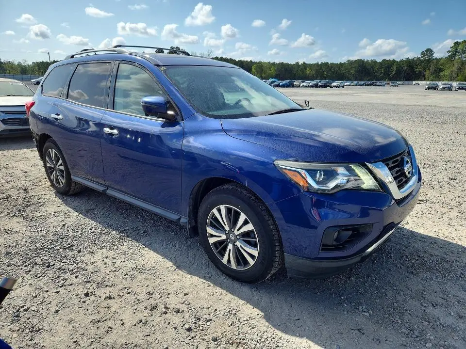 2017 NISSAN PATHFINDER SL  