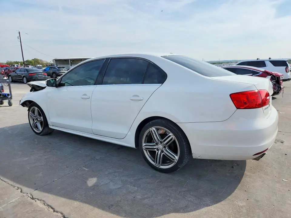 2013 VOLKSWAGEN JETTA SE  