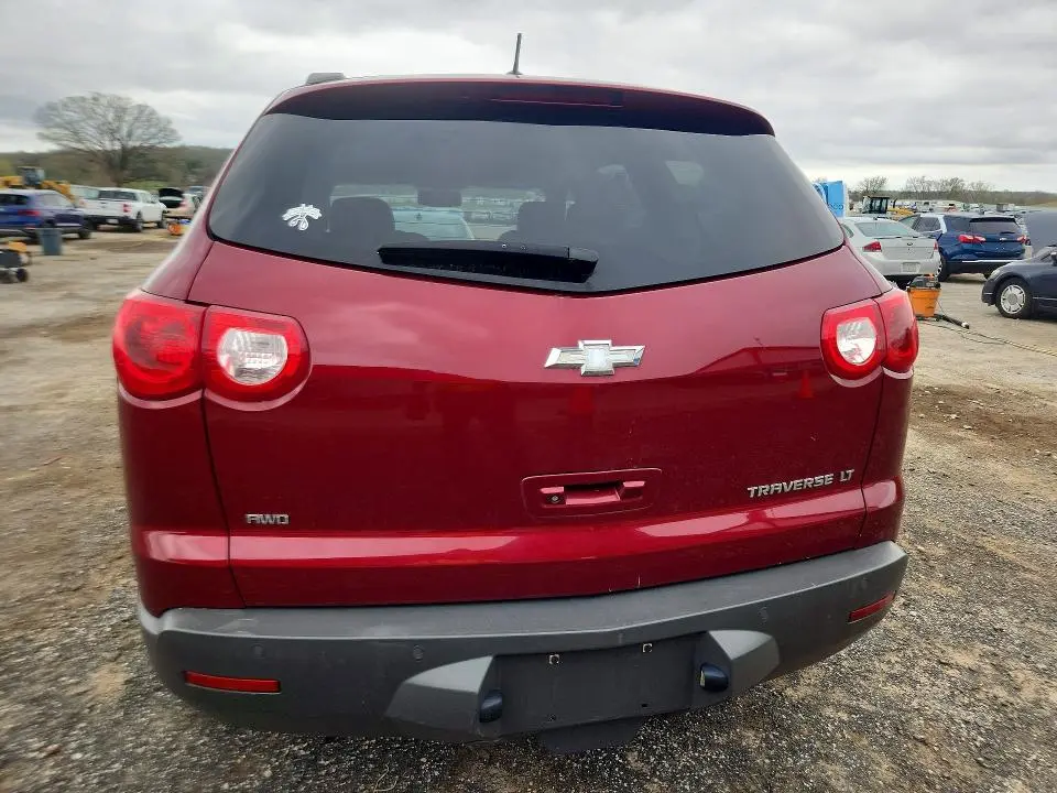 2010 CHEVROLET TRAVERSE LT  