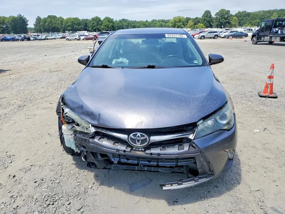 2015 TOYOTA CAMRY SE  