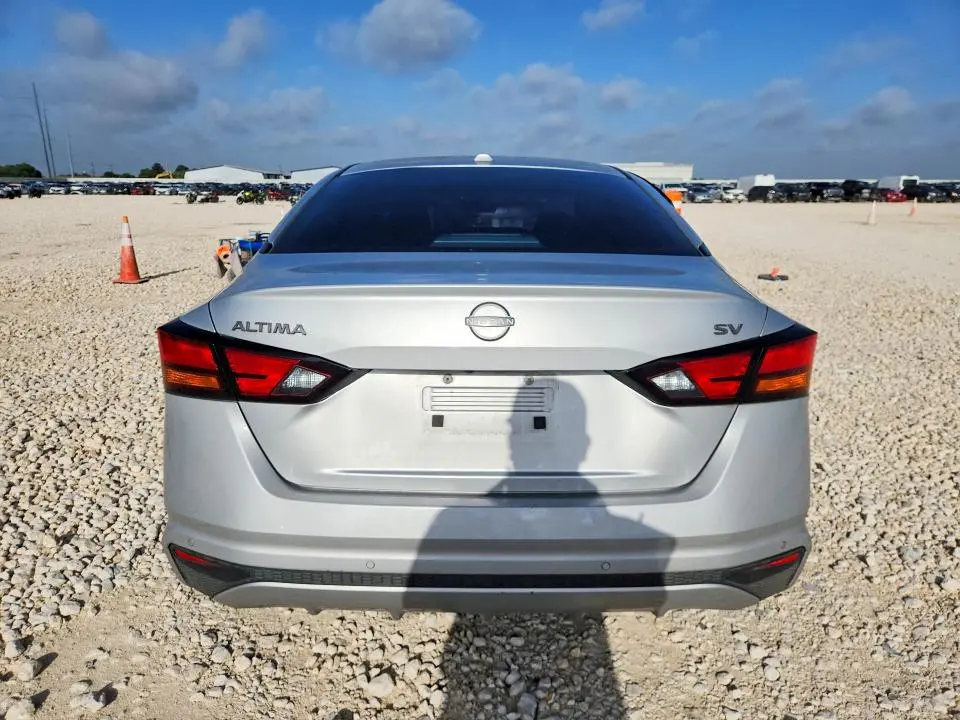 2023 NISSAN ALTIMA SV  