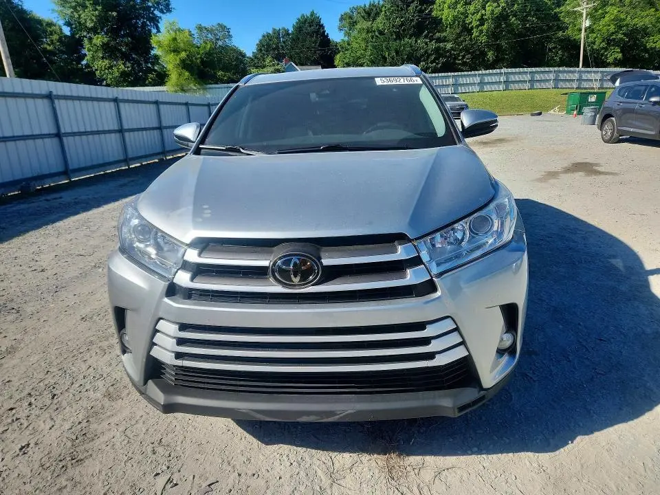 2018 TOYOTA HIGHLANDER XLE  