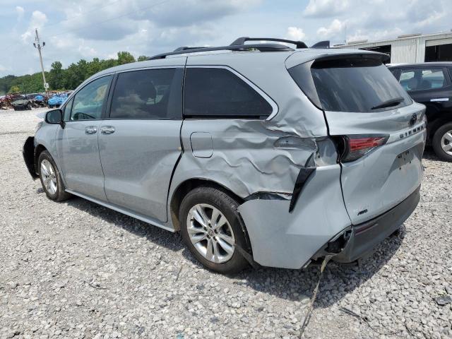 2022 TOYOTA SIENNA XLE