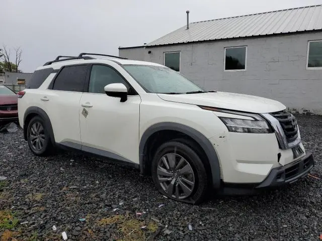 2022 NISSAN PATHFINDER SV  