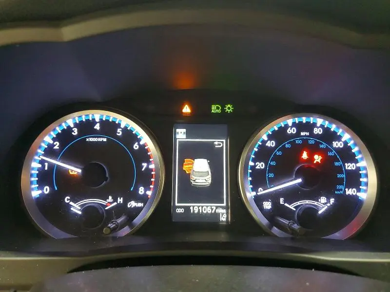 2017 TOYOTA HIGHLANDER LE  