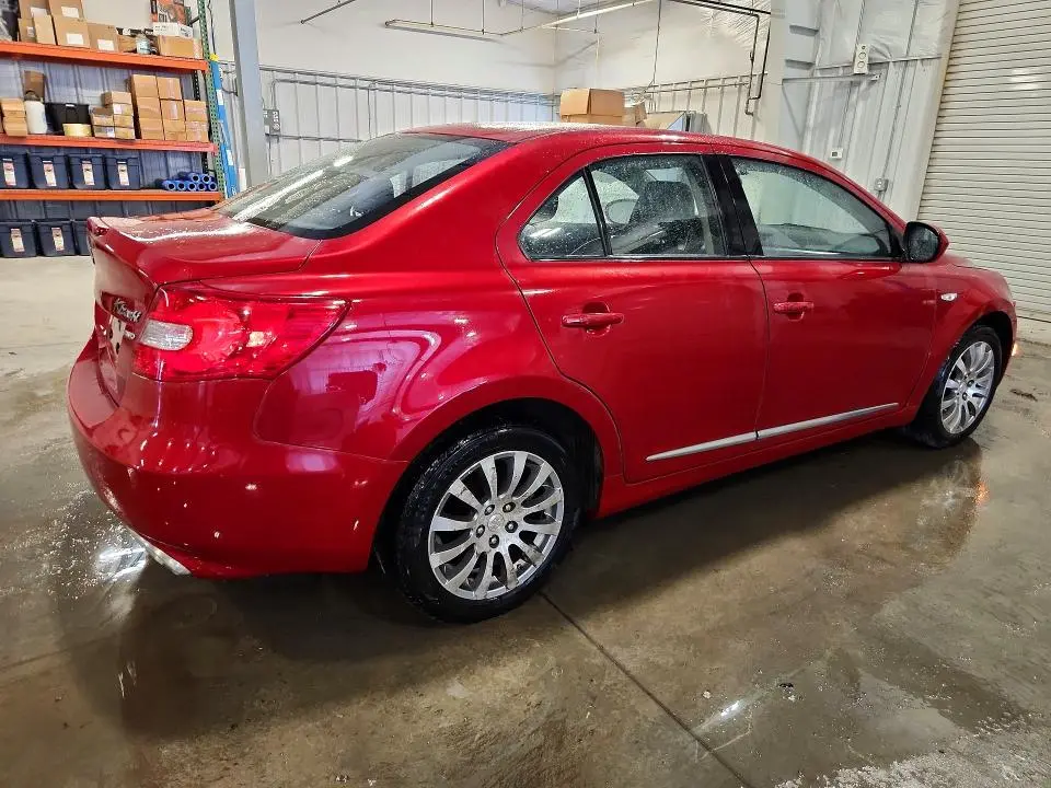 2013 SUZUKI KIZASHI SE  