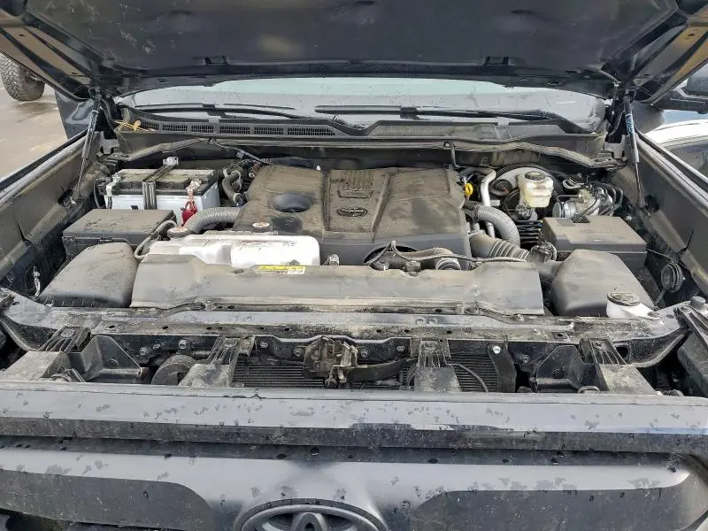 2025 TOYOTA TUNDRA CREWMAX LIMITED  