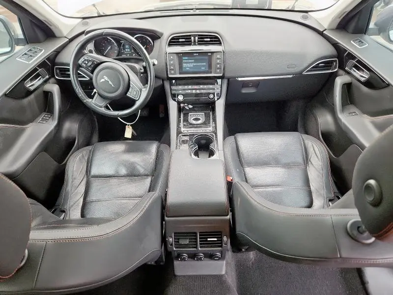 2017 JAGUAR F-PACE PRESTIGE  