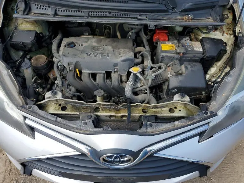2015 TOYOTA YARIS 5-DOOR L  
