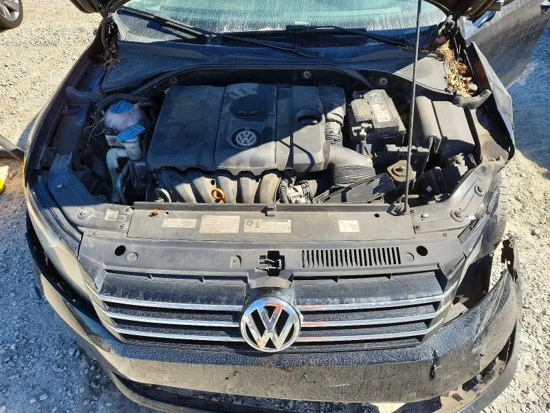 2013 VOLKSWAGEN PASSAT SE  