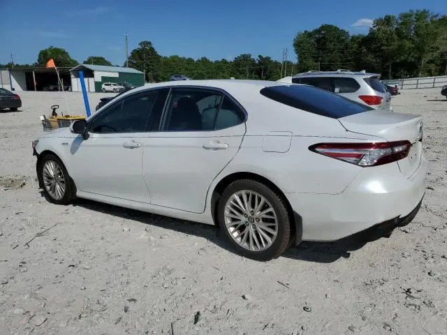 2020 TOYOTA CAMRY XLE  