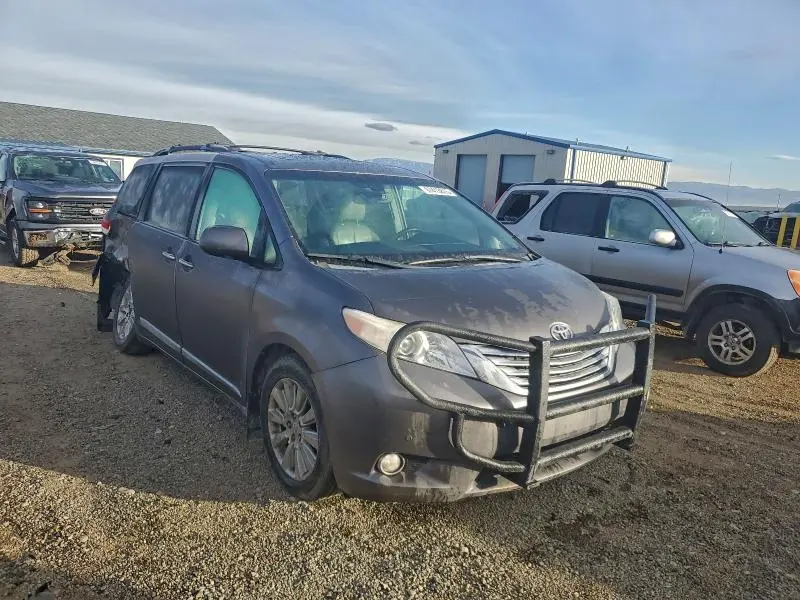 2011 TOYOTA SIENNA XLE  