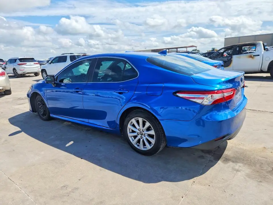 2019 TOYOTA CAMRY LE  