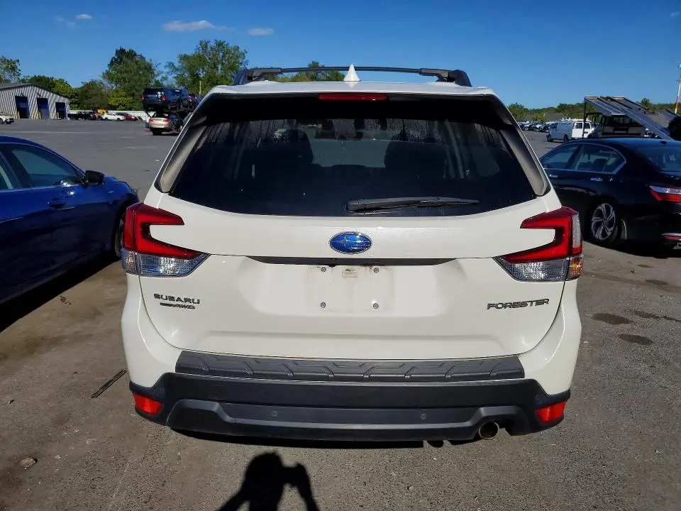 2021 SUBARU FORESTER LIMITED  