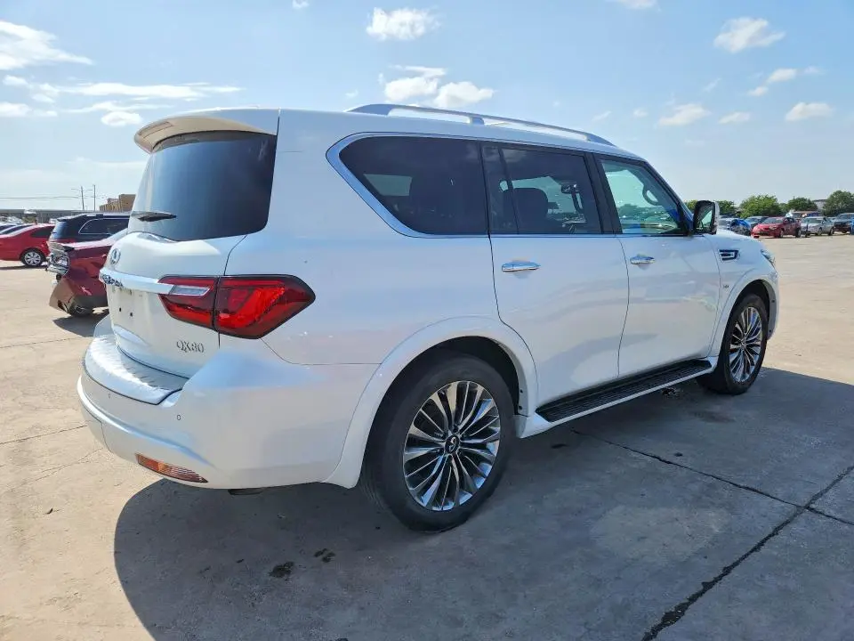 2019 INFINITI QX80 LUXE  