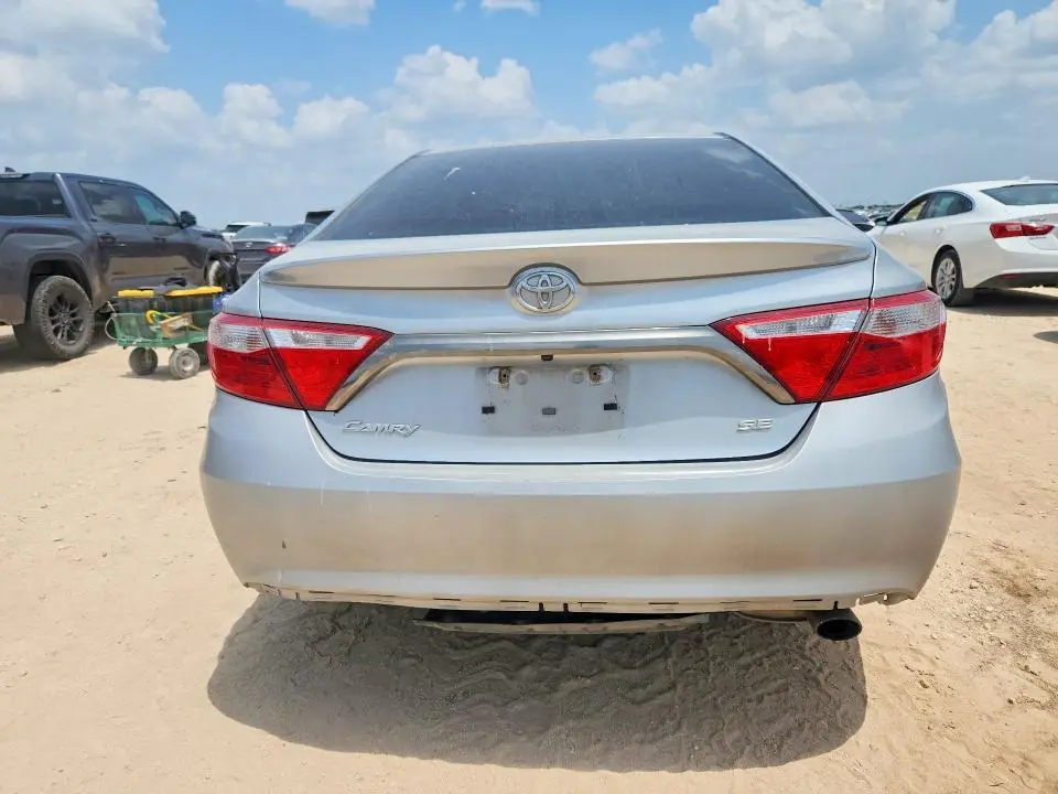 2017 TOYOTA CAMRY SE  