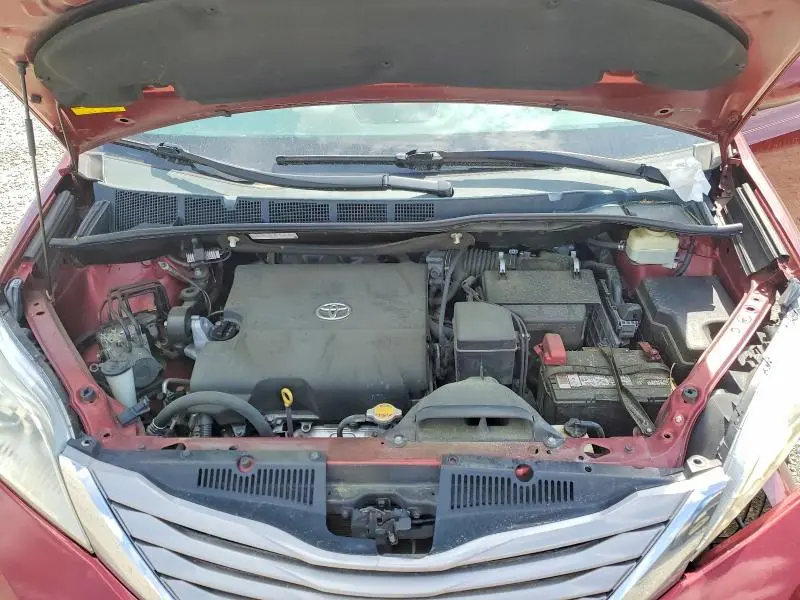 2015 TOYOTA SIENNA   