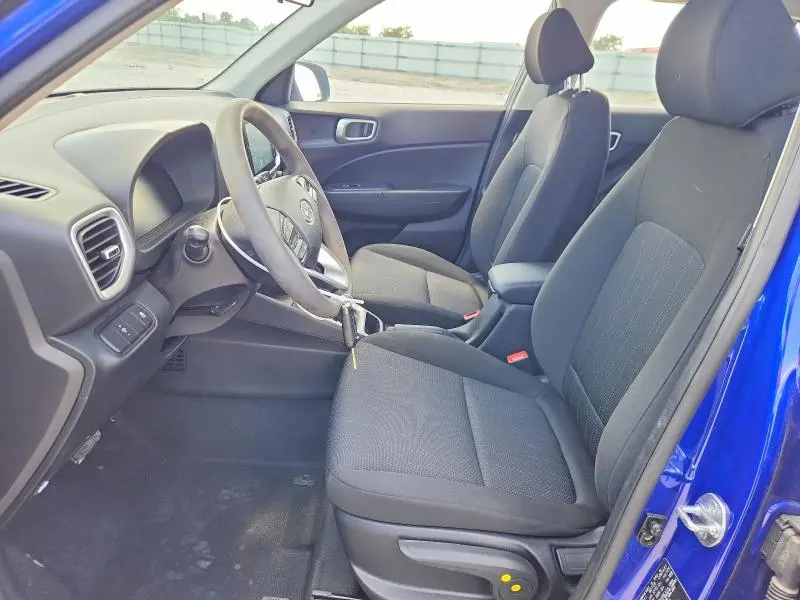 2025 HYUNDAI VENUE SE  