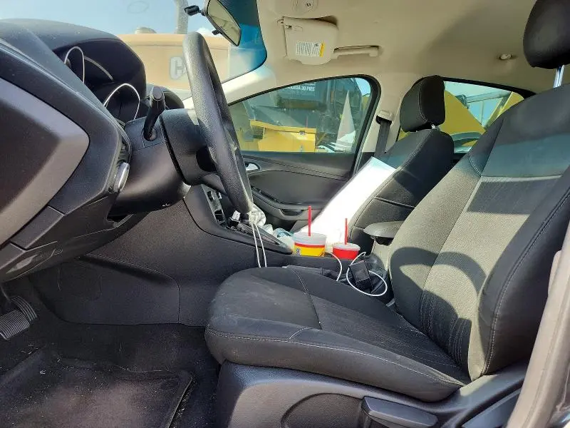 2017 FORD FOCUS SE  