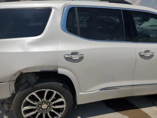 2022 GMC ACADIA DENALI  