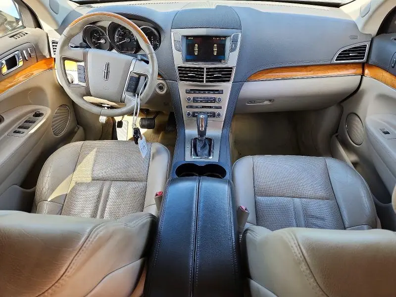 2010 LINCOLN MKT   