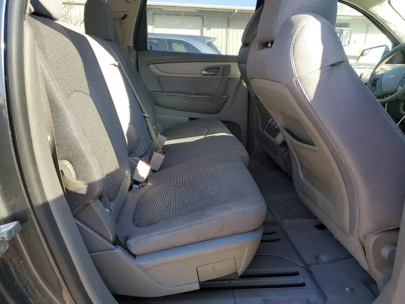 2013 CHEVROLET TRAVERSE LS  