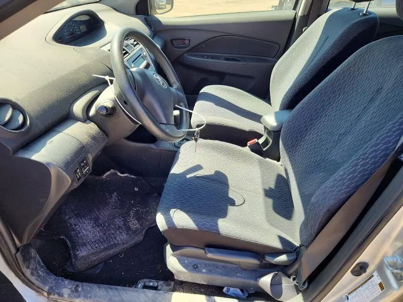 2010 TOYOTA YARIS BASE  