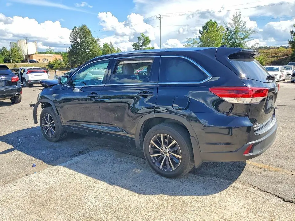 2017 TOYOTA HIGHLANDER XLE  